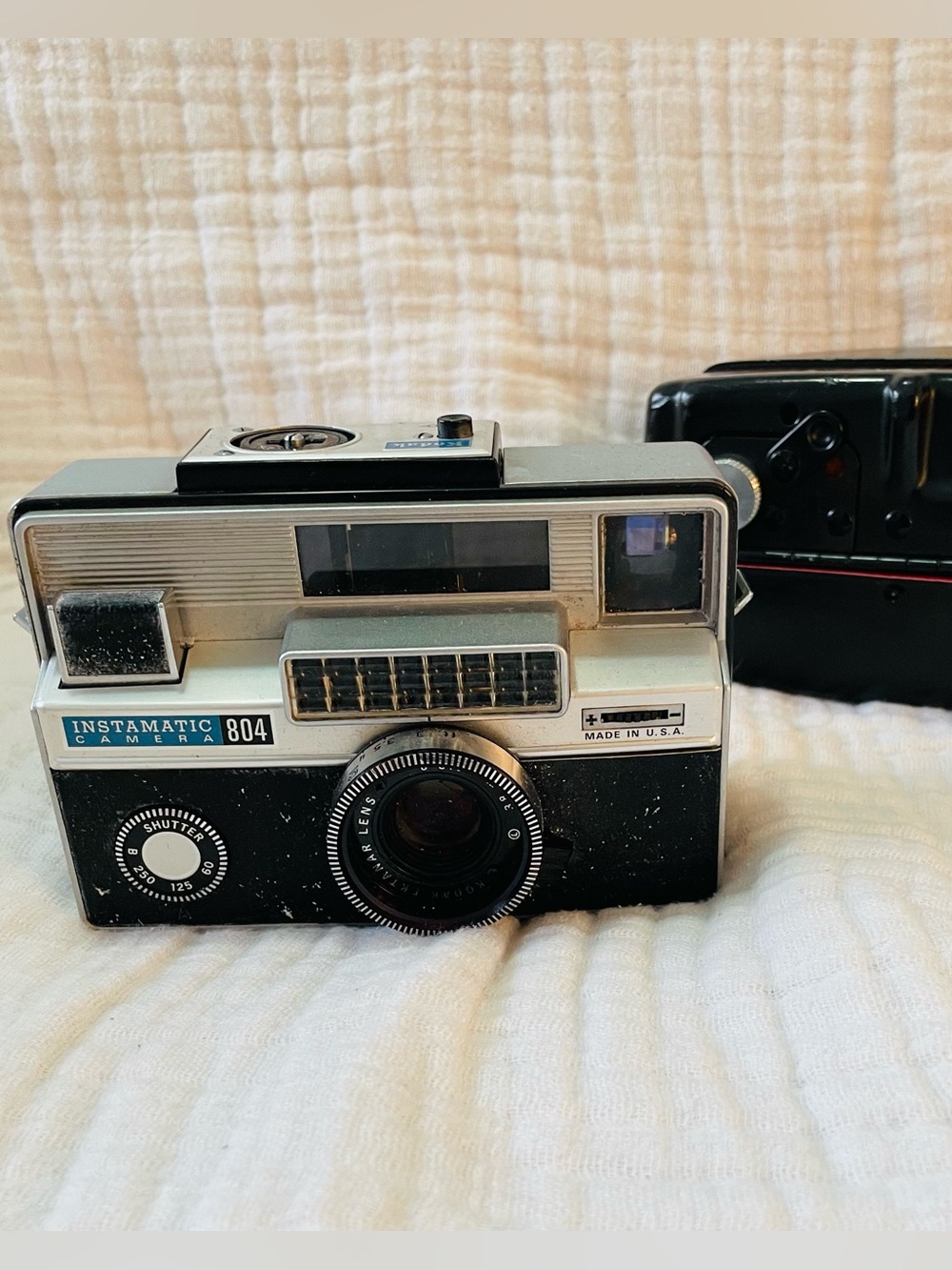 Kodak Instamatic 804 Camera with Field Case requires 126 Film UNTESTED